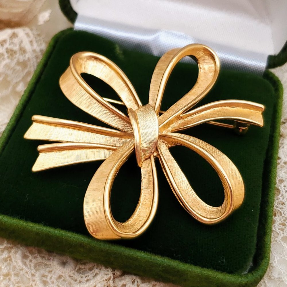 Vintage Monet Brushed Gold Brooch, Double Bow Metal Pin